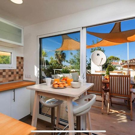 אלקודיה Beach Inn Apartment מראה חיצוני תמונה